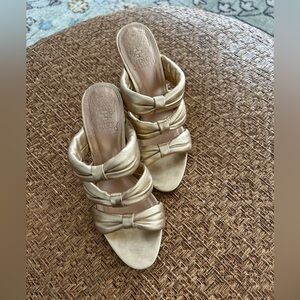 Vince Camuto Gold Sandals Elegant Metallic Straps